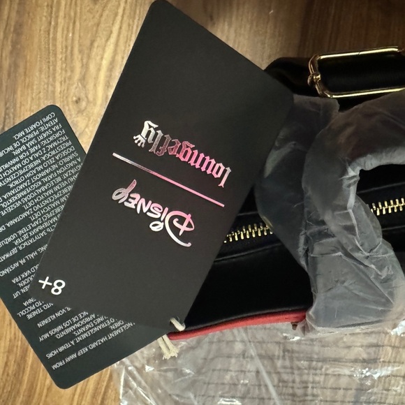 Alice in Wonderland Loungefly - Picture 2 of 4